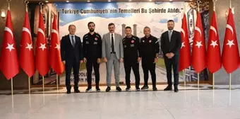 19 Yaş Altı Milli Futbol Takımı Erzurum Valisi'ni ziyaret etti