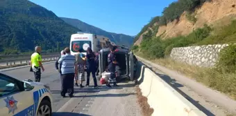 Amasya'da hafif ticari araç kaza yaptı: 3 yaralı