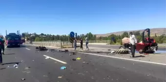 Sivas'ta motosiklet ile traktör çarpışması: 1 ölü, 1 yaralı