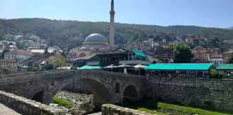 Kosova'nın Prizren şehrinde Akdere Nehri kuruma noktasına geldi