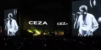 Tarkan ve Ceza Antalya'da muhteşem bir konser verdi