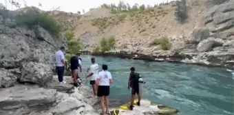 Manavgat'ta Serinlemek İçin Giren Genç Akıntıya Kapılarak Kayboldu