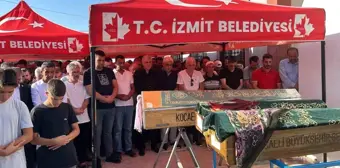 Kocaeli'de Göle Düşen 2 Çocuk ve Boğulan Babaanne Son Yolculuğuna Uğurlandı