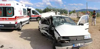 Amasya'da 2 aracın çarpıştığı kazada sürücüler yaralandı