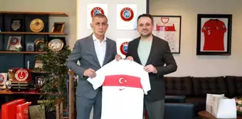 Gençlik ve Spor Bakanı Yardımcısı Dr. Enes Eminoğlu, TFF Başkanı İbrahim Ethem Hacıosmanoğlu'nu ziyaret etti