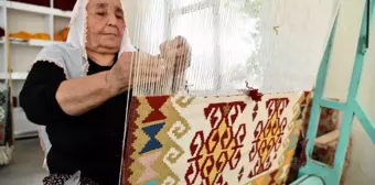 Osmaniye'de 66 Yıldır Kilim Dokuyan Hacer Cafri