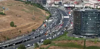 Küçükçekmece Sefaköy'de Metrobüs Kazası: 12 Yaralı