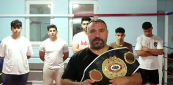 Dünya Şampiyonu Boksör Hasan Al, Evde Spor Salonu Kurarak Gençleri Yetiştiriyor