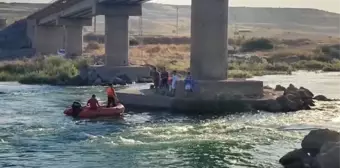 Diyarbakır'da Baraj Kapaklarının Açılması Sonucu Mahsur Kalan 4 Kişi Kurtarıldı