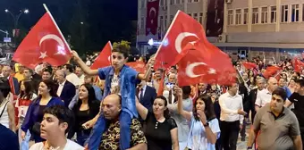 Kırşehir'de Zafer Bayramı kutlamaları fener alayı ve konserle sona erdi