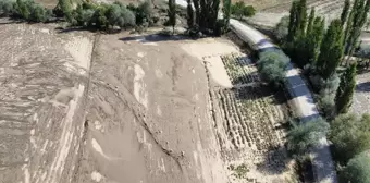 Çorum'un Sungurlu ilçesinde sağanak nedeniyle su baskınları yaşandı