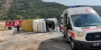 Gebze'de devrilen tırın sürücüsü hastaneye kaldırıldı