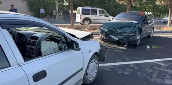 Malatya'da zincirleme trafik kazası: 3 Yaralı