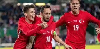 Milli futbolcu Hakan Çalhanoğlu, Ballon d'Or ödülüne aday gösterildi