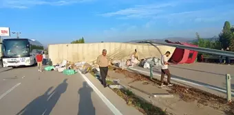 Amasya'da süt yüklü tanker ile tırın çarpışması sonucu 1 kişi yaralandı