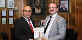 Azerbaycan Kars Başkonsolosu Atatürk Üniversitesi Rektörü'nü ziyaret etti