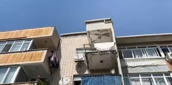 Üsküdar'da Karacaahmet Mezarlığı'nın Karşısındaki Apartmanlar Deprem Riski Taşıyor