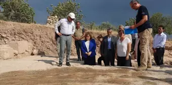 Gaziantep Valisi ve Büyükşehir Belediye Başkanı Dülük Antik Kenti'nde İncelemede Bulundu