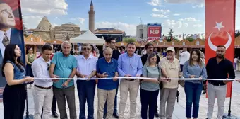 Kırşehir 3. Kitap Fuarı Cacabey Meydanı'nda Açıldı