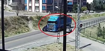 Ankara'da TIR ve Otomobil Kazası