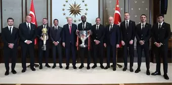 Cumhurbaşkanı Recep Tayyip Erdoğan, Türkiye Kupası ve Süper Kupa şampiyonu Beşiktaş'ı kabul etti