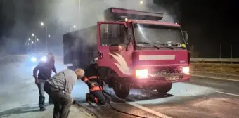 Malatya'da İki Araçta Çıkan Yangın İtfaiye Tarafından Söndürüldü