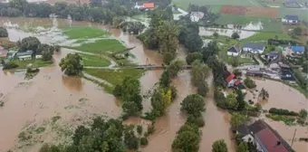 Orta Avrupa'da günlerdir devam eden şiddetli yağışlar barajların patlamasına neden oldu