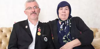 72 Yaşındaki Anne, Gazi Oğlunu 7 Yıl Boyunca Bebek Gibi Büyüttü