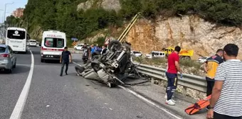 Zonguldak'ta Bariyere Çarpan Araçta Sürücü Ağır Yaralandı