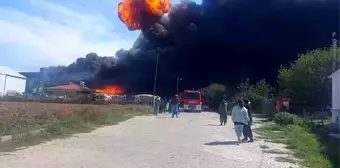 Tekirdağ'da Kimyasal Boya Fabrikasında Yangın Çıktı