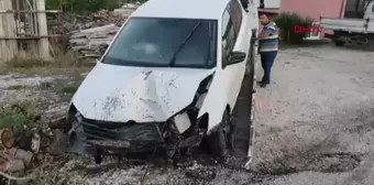 Burdur'da Otomobil Elektrik Direğine Çarptı, Köy Elektriksiz Kaldı