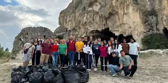 Üniversite Öğrencileri Dünya Çevre Günü'nde Temizlik Etkinliği Düzenledi