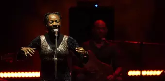 Buika, Türkiye Turnesinin Son Konserini İzmir'de Verdi