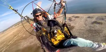 5 Yaşındaki Eren, Paramotorla Uçarken Uykuya Dalıyor