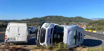 Köyceğiz-Gökova Kavşağında Trafik Kazası: 3 Hafif Yaralı