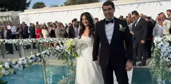 CHP Genel Başkanı Özgür Özel, Avcılar Belediye Başkanı'nın Nikah Törenine Katıldı