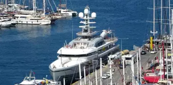 Fethiye'de Lüks Mega Yat 'Cloudbreak' 65 Ton Akaryakıtla İkmal Edildi