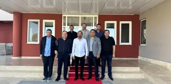 Mecnun Otyakmaz Sivasspor'u Ziyaret Etti