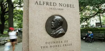 Nobel Ödülleri'nin mimarı olan mucit Alfred Nobel kim, servetini nasıl kazandı?