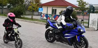 Baba ve Oğul Motosiklet Yarışı için Lisans Aldı