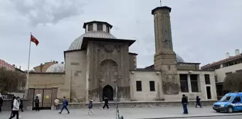 İnce Minareli Medrese'nin Restorasyonu Başladı