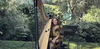 Arpist Meriç Dönük'ten Zamansız Müzik