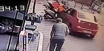 Avcılar'da Motosiklet ve Otomobil Çarpıştı: Bir Yaralı