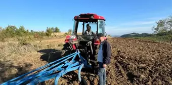 İnegöl'de Çiftçi Tarla Sürerken El Bombası Buldu