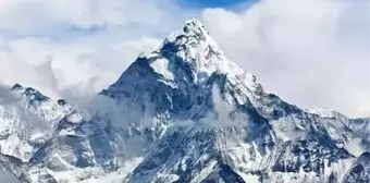 Everest'te Kayıp Dağcı Irvine'a Ait Bot Bulundu