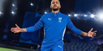 1 yıldır sakat olan Neymar, tarihi maçla sahalara geri döndü