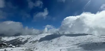 Kartalkaya Kayak Merkezi'nde kar kalınlığı 15 santimetreye ulaştı