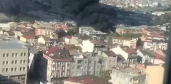 Gaziosmanpaşa'da halı sahadaki yangın kumaş deposuna sıçradı-4 // Yeni görüntülerle