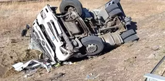 Gaziantep'te Tır Devrildi: Sürücü Hayatını Kaybetti