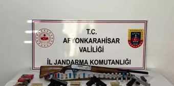 Afyonkarahisar'da Jandarmadan Ruhsatsız Silah Operasyonu